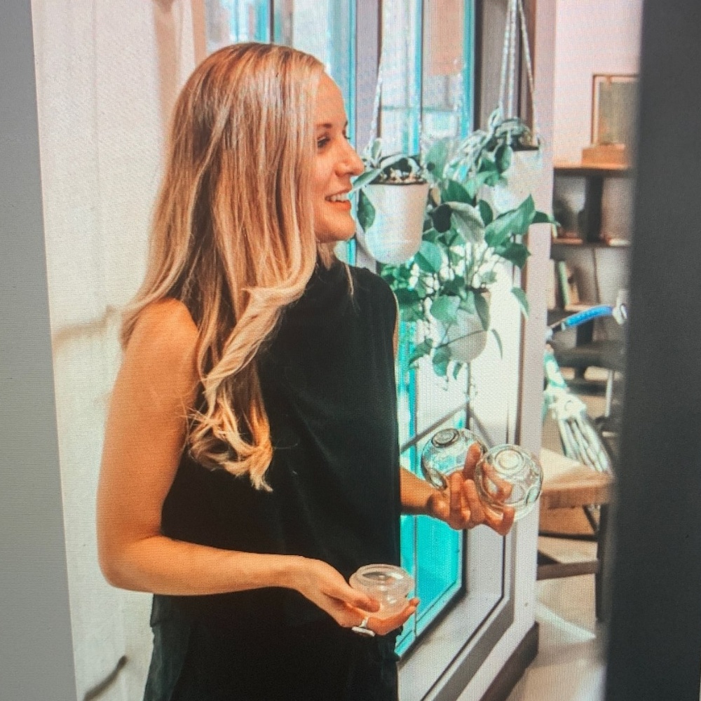 Meet your Posher, Angela!